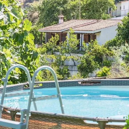 Finca Rural La Yedra Hébergement de vacances Arbejales